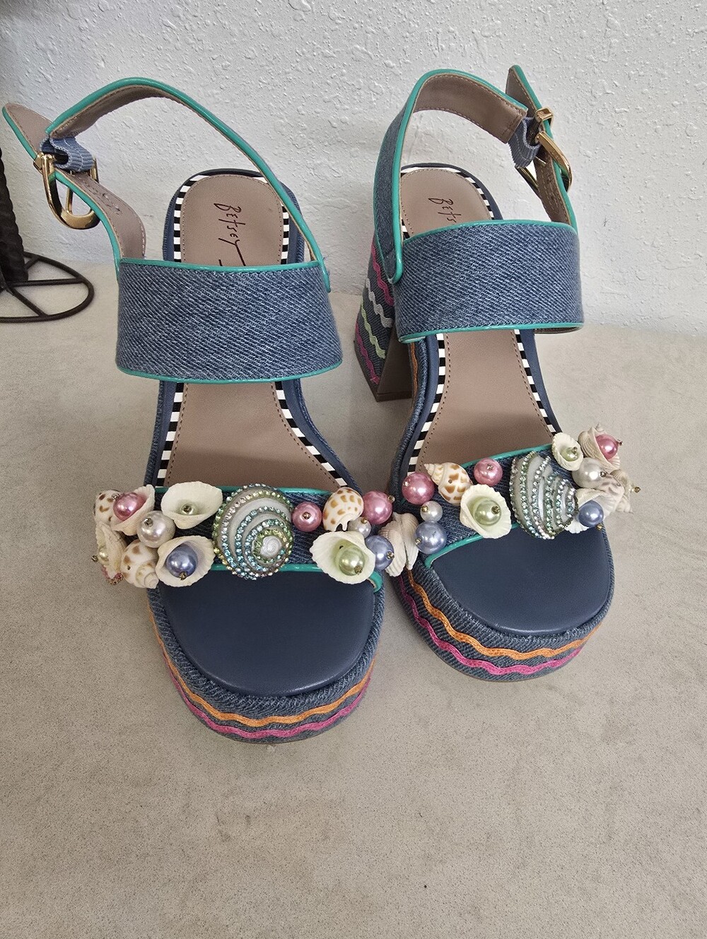 Betsey Johnson Shellie Size 7.5 Denim Seashell Pearl Platform Heels Sandals - Picture 6 of 10